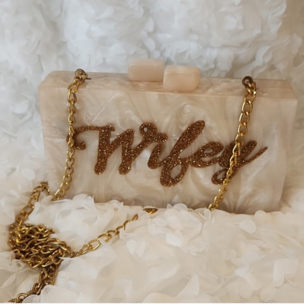 LULU NYC Wifey Acrylic Clutch Purse Gold Chain Strap - Picture 17 of 17
